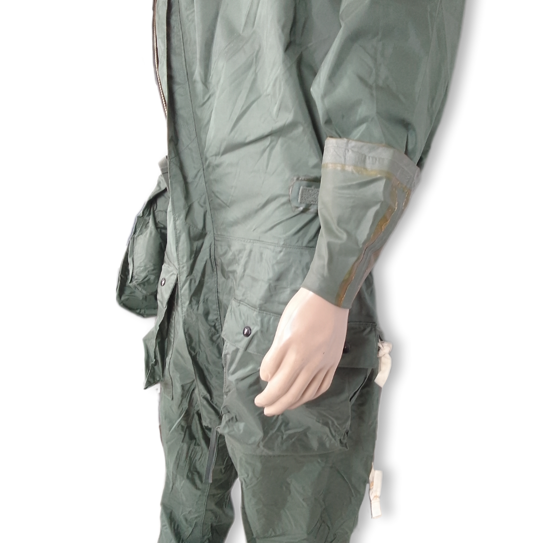 Fato anti exposição ao frio, da Força Aérea dos Estados Unidos