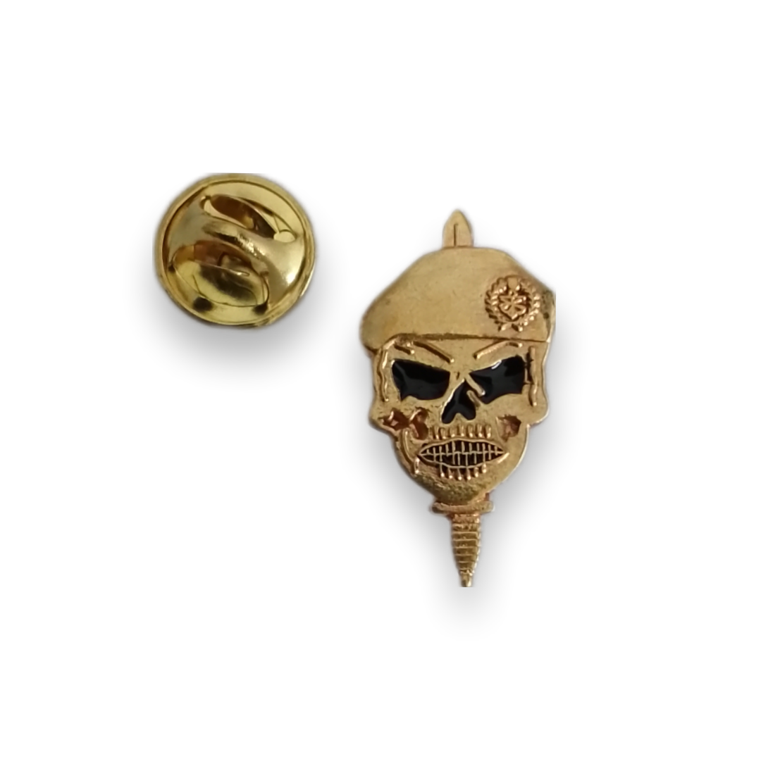 Pin caveira Fuzileiros com boina e punhal