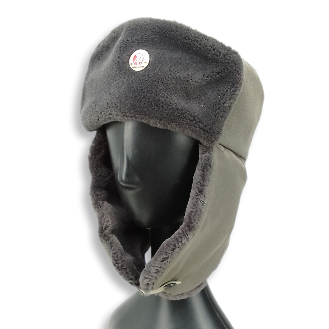 Gorro  / Ushanka da Alemanha de Leste com distintivo - surplus original