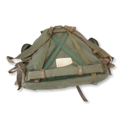 Mochila vintage original dos caçadores alpinos, detalhe do tecido e costuras