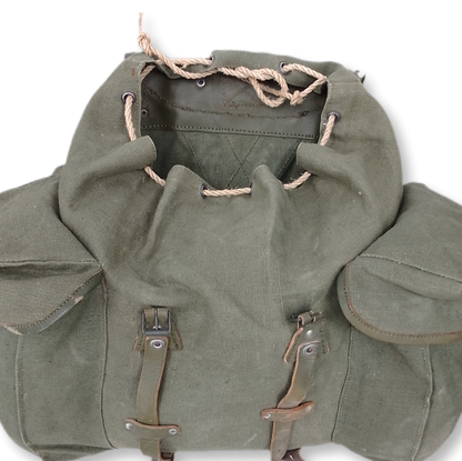Mochila vintage original dos caçadores alpinos, interior e compartimentos