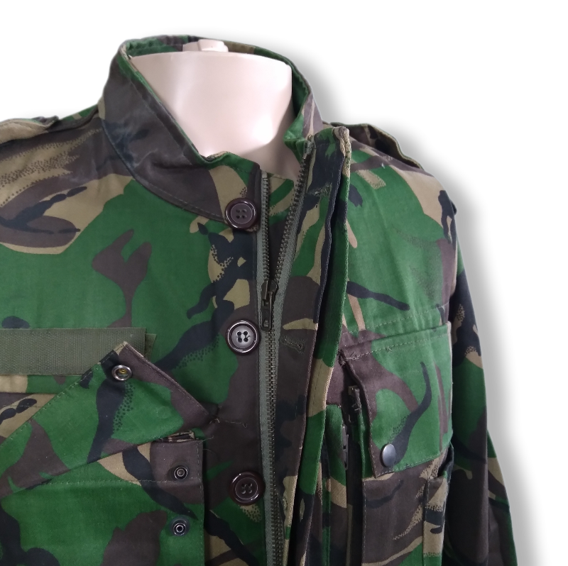 Dolmen camuflado do uniforme de Timor