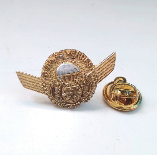 Military paratrooper PQ brevet pin