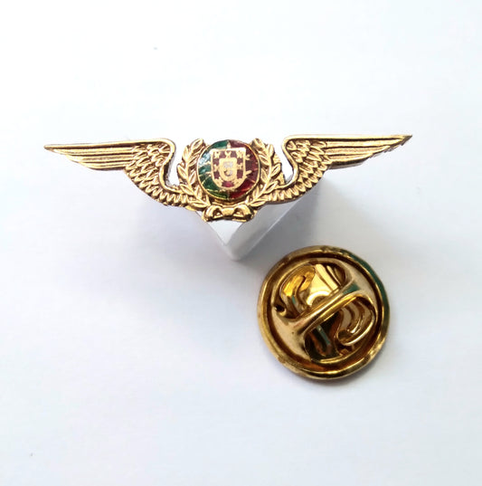 Military pilot's brevet pin